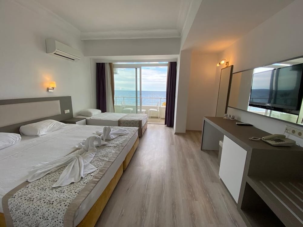 Club Hotel Rama 9/50