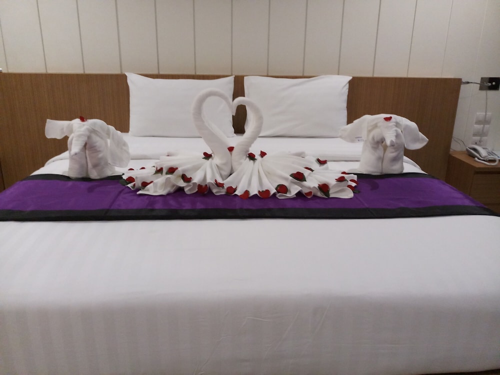 The Whisper Hotel 15/20