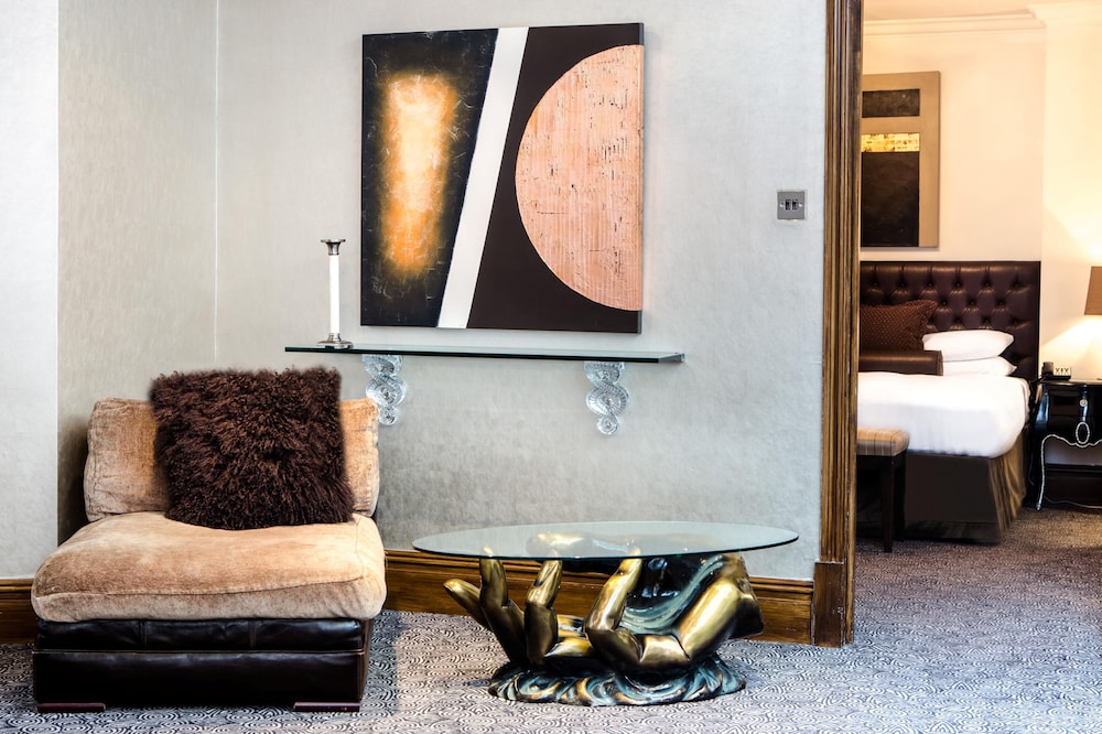 Lobby at Courthouse Hotel London, LONDON
