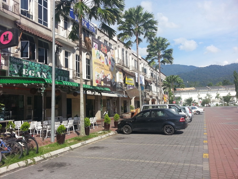 GRAND KAMPAR HOTEL 53/56