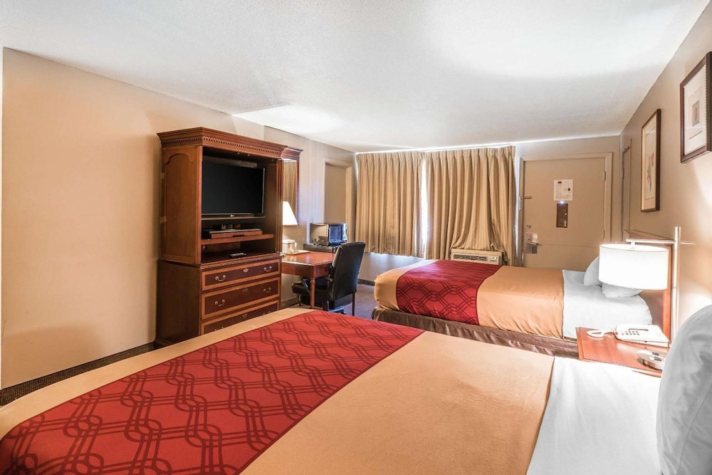 ECONO LODGE 11/36