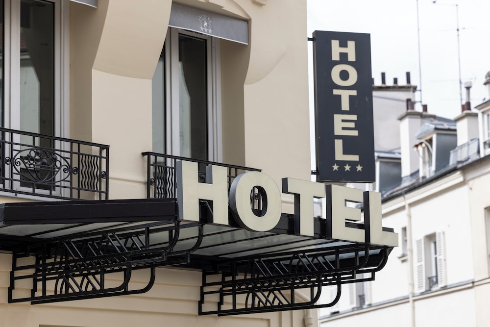 HOTEL CHARLEMAGNE 9/53