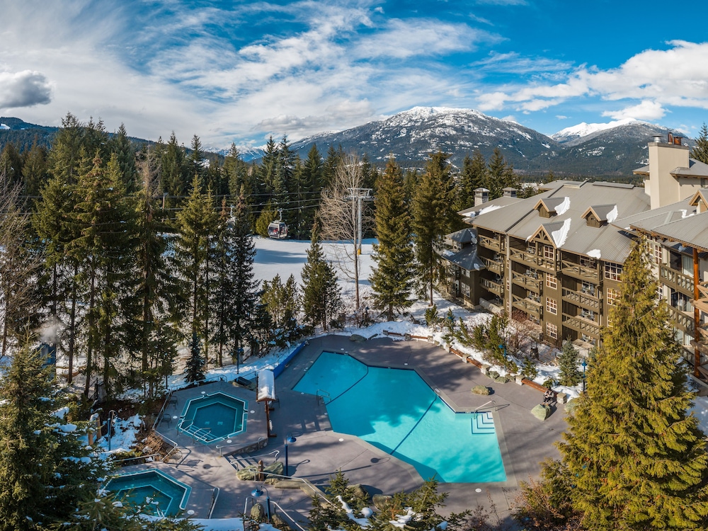Blackcomb Springs Suites by CLIQUE 65/70