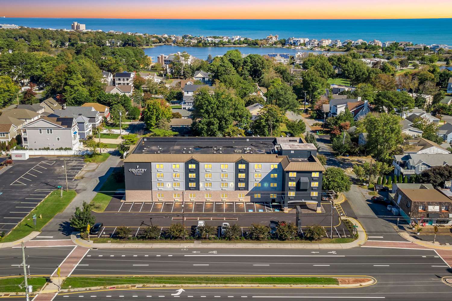 Country Inn & Suites by Radisson, Rehoboth Beach - Dewey 4/33