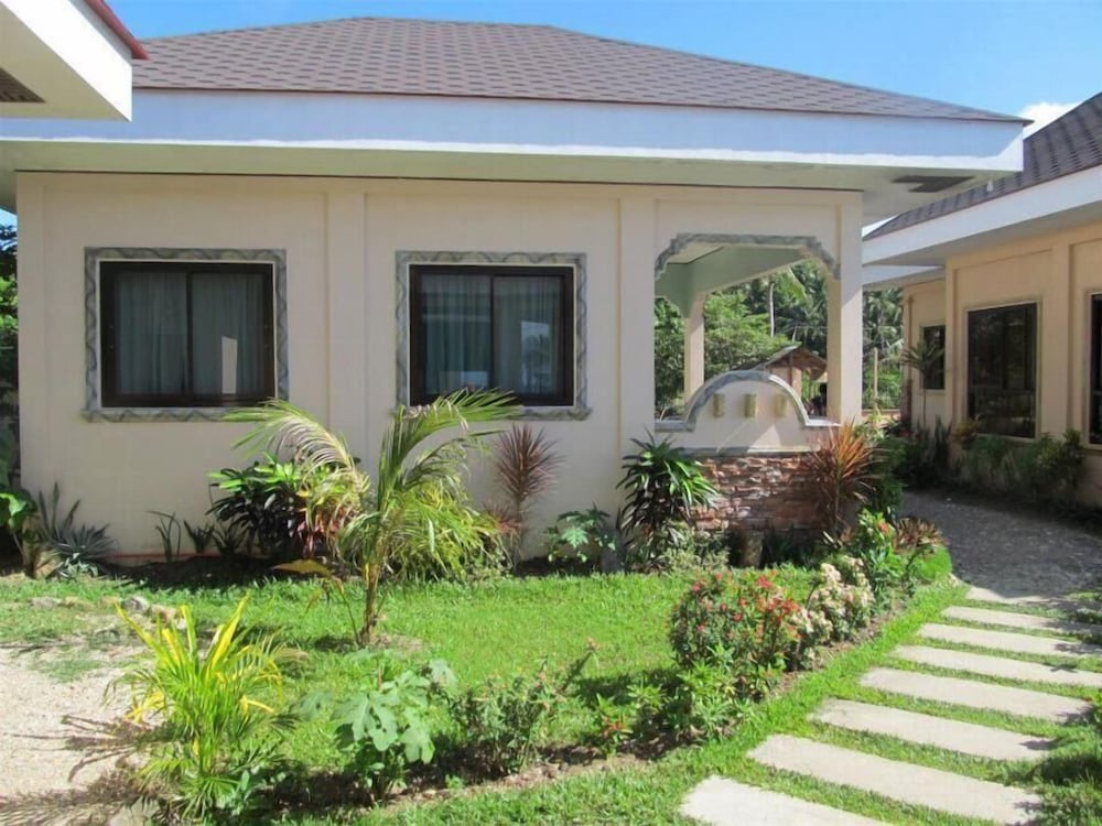 Ucoy Beach Resort 25/38
