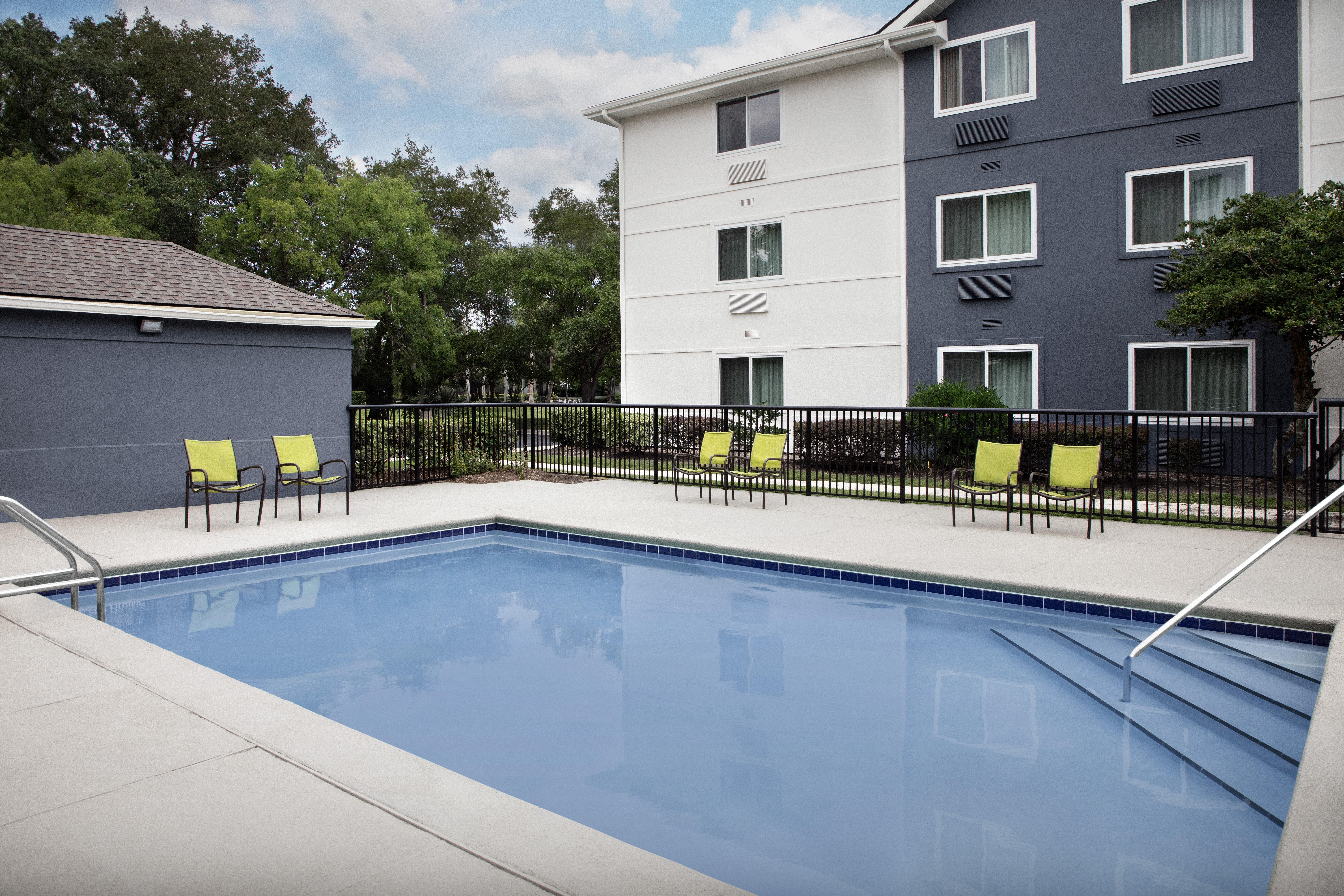 Candlewood Suites Jacksonville Southpoint by IHG 66/70