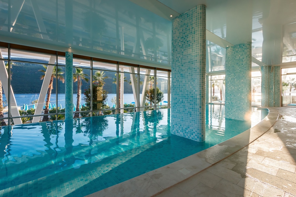 Carine Hotel Kumbor 26/50
