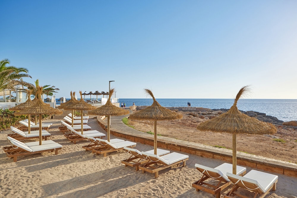 Universal Hotel Cabo Blanco Adults Only 65/75