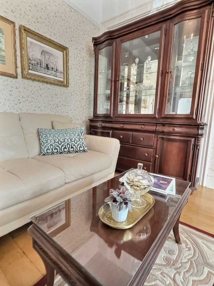 Lasalle Bed Breakfast 45/54