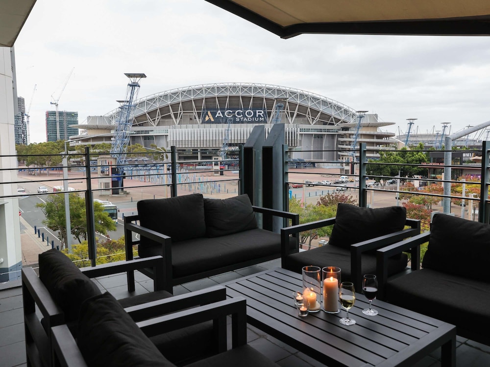 Novotel Sydney Olympic Park 28/48