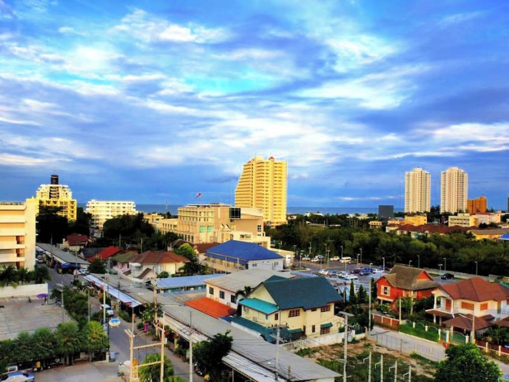 LaOr INN HUA HIN 42/51