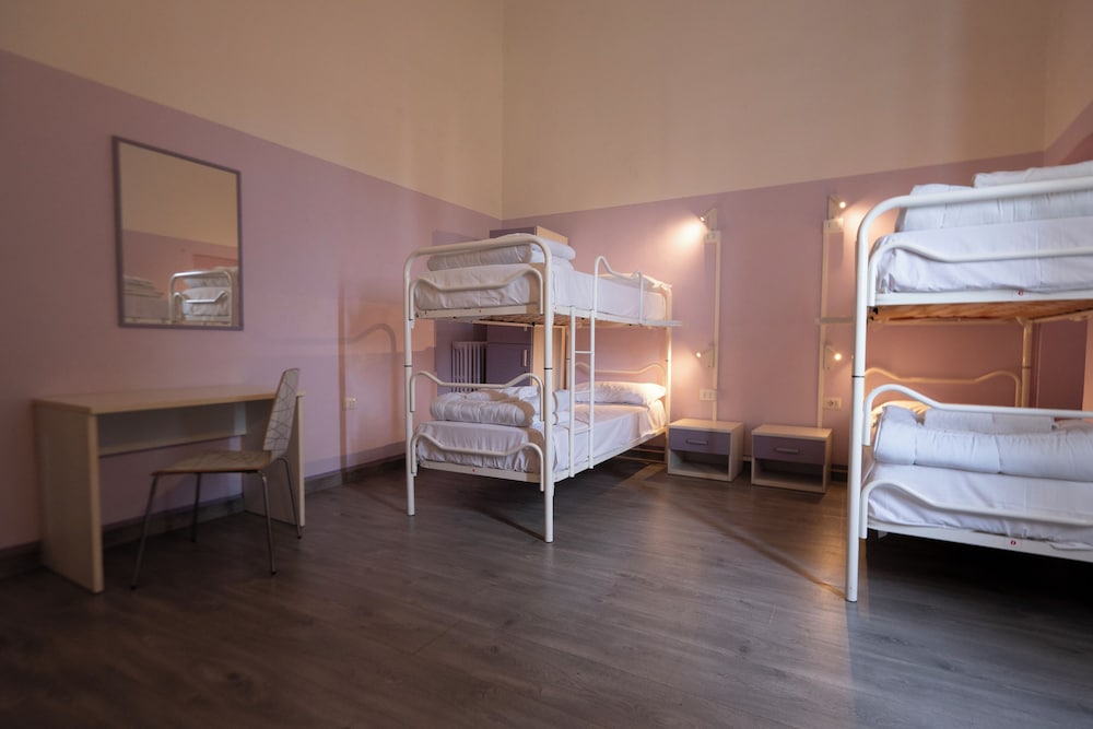 Hostel 7 Santi 13/50