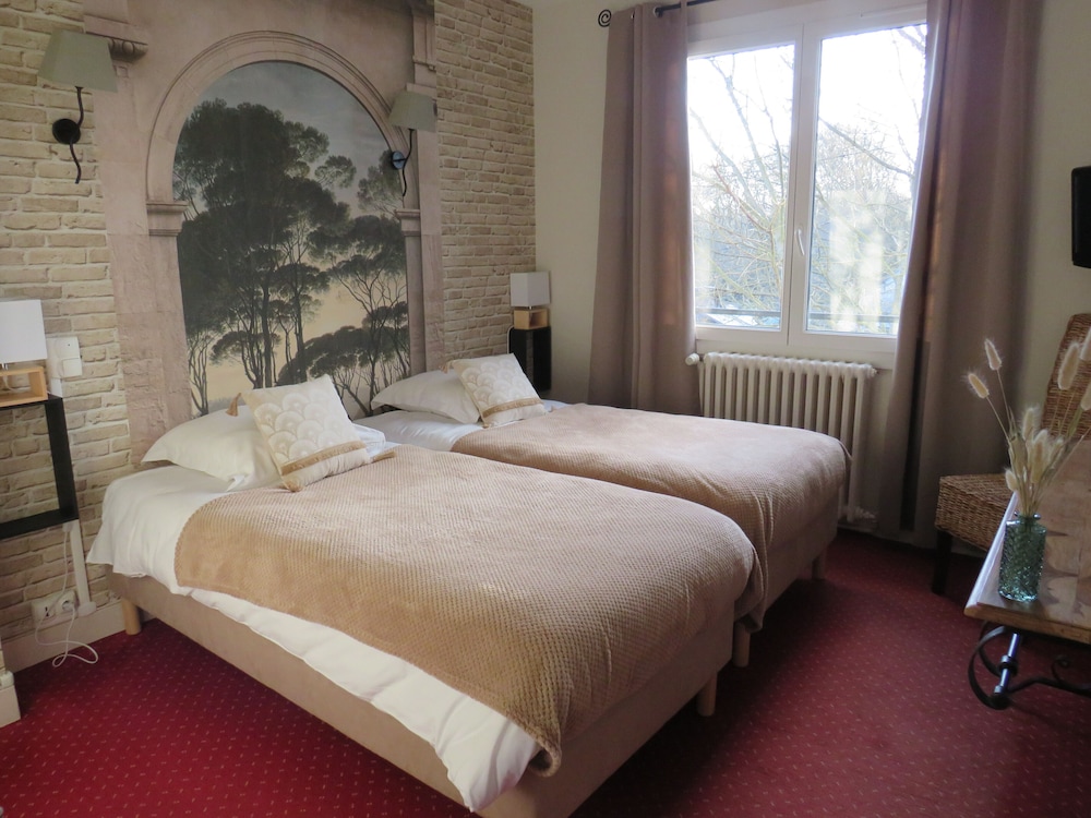 غرفة بسريرين منفصلين، HOTEL LE SAINT CYR 7/10