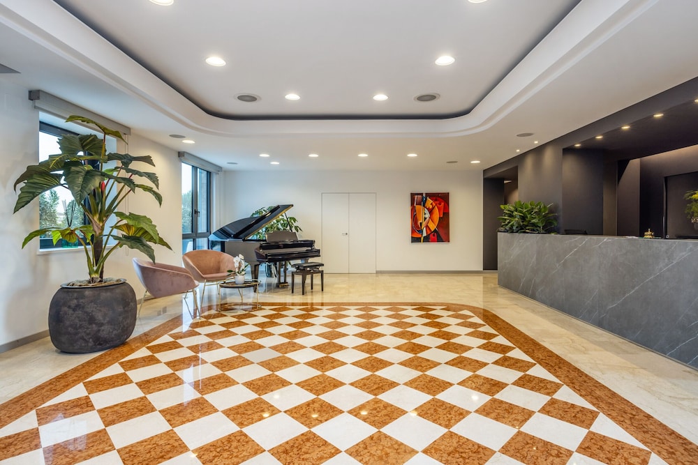 Hotel Omnia 9/50