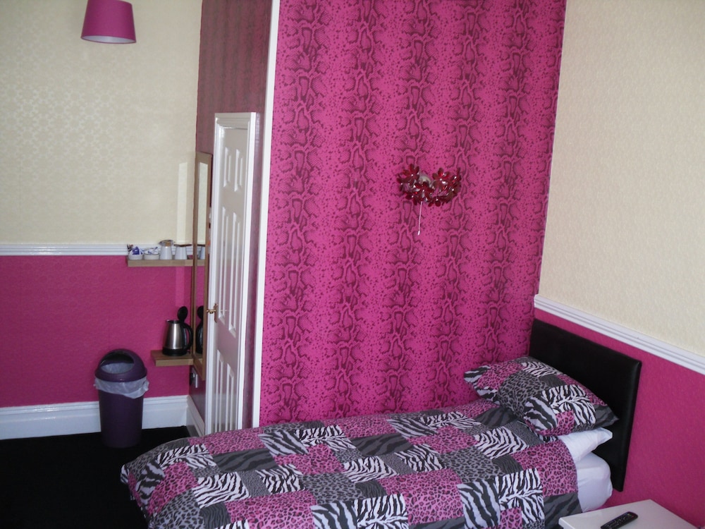 Trentham Private Hotel 50/50