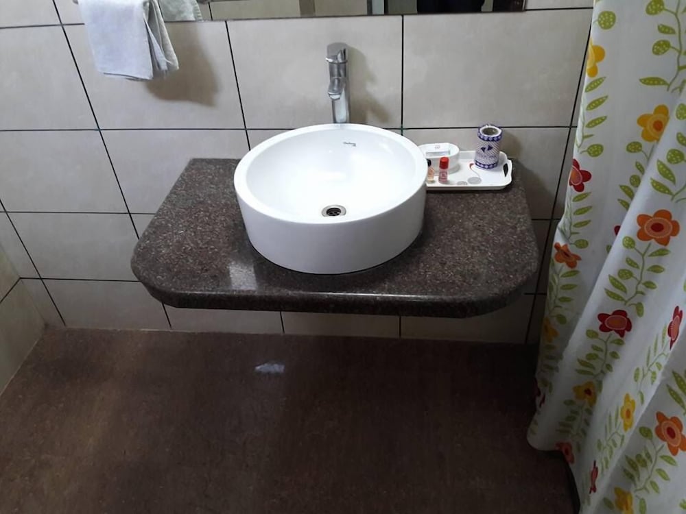 Hotel Raj Residency 34/35