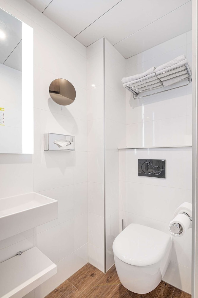 Hotel Courcelles Mederic 35/39