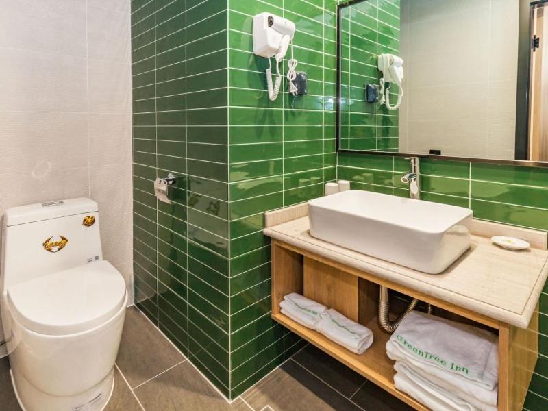 GreenTree Inn Dalian Airport New District Xinzhaizi Express Hotel 13/14
