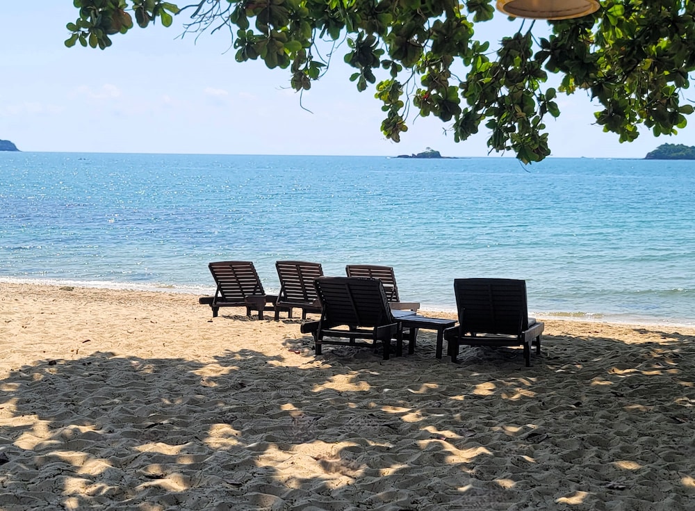 Koh Chang Cliff Beach Resort 40/50