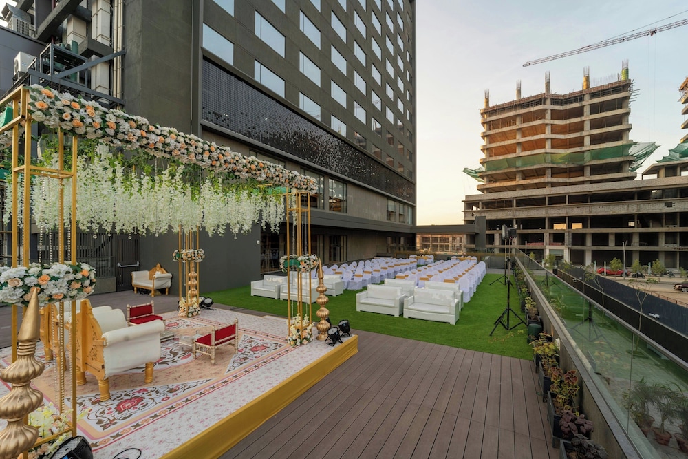 Courtyard By Marriott Vadodara 41/45