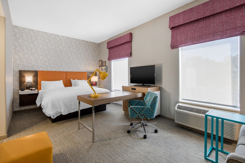 Hampton Inn and Suites Ruidoso Downs 9/37