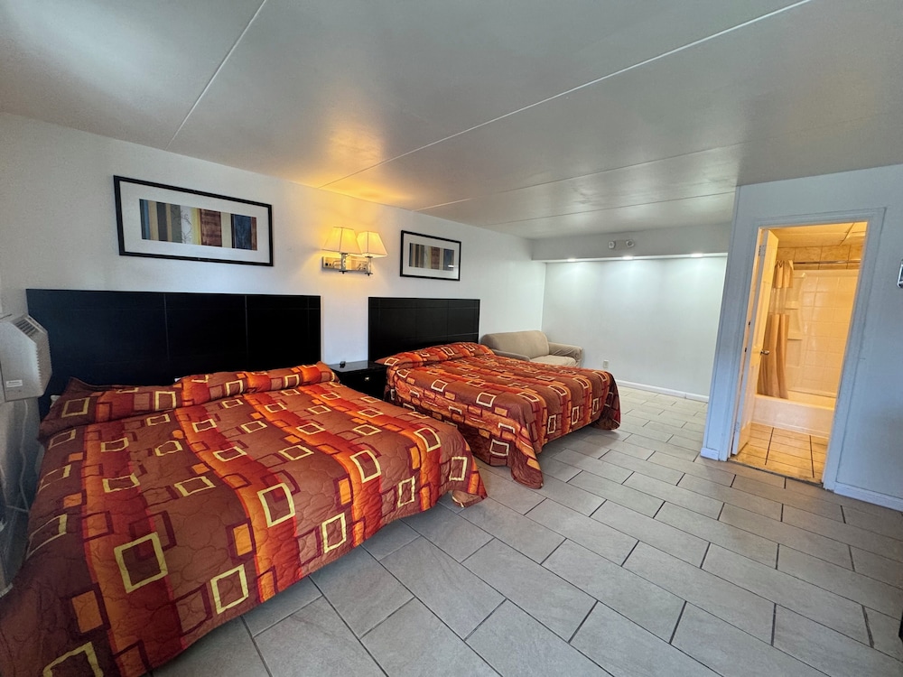 Skyview Manor Motel 26/54