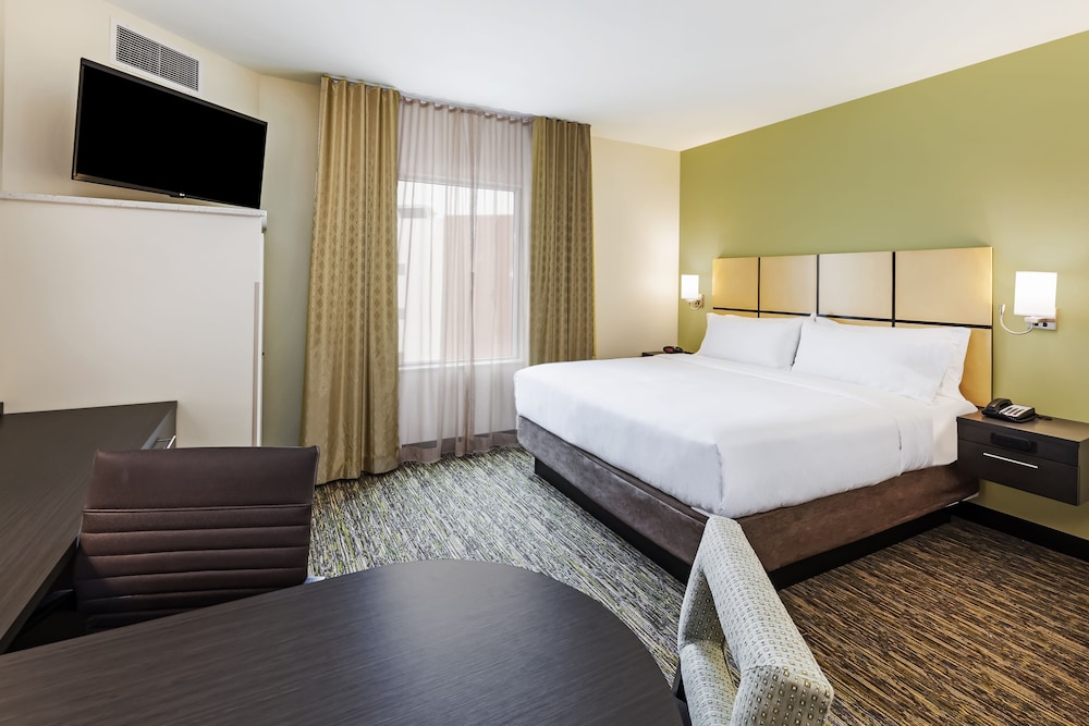 CANDLEWOOD SUITES LENEXA - OVERLAND PARK AREA 15/69