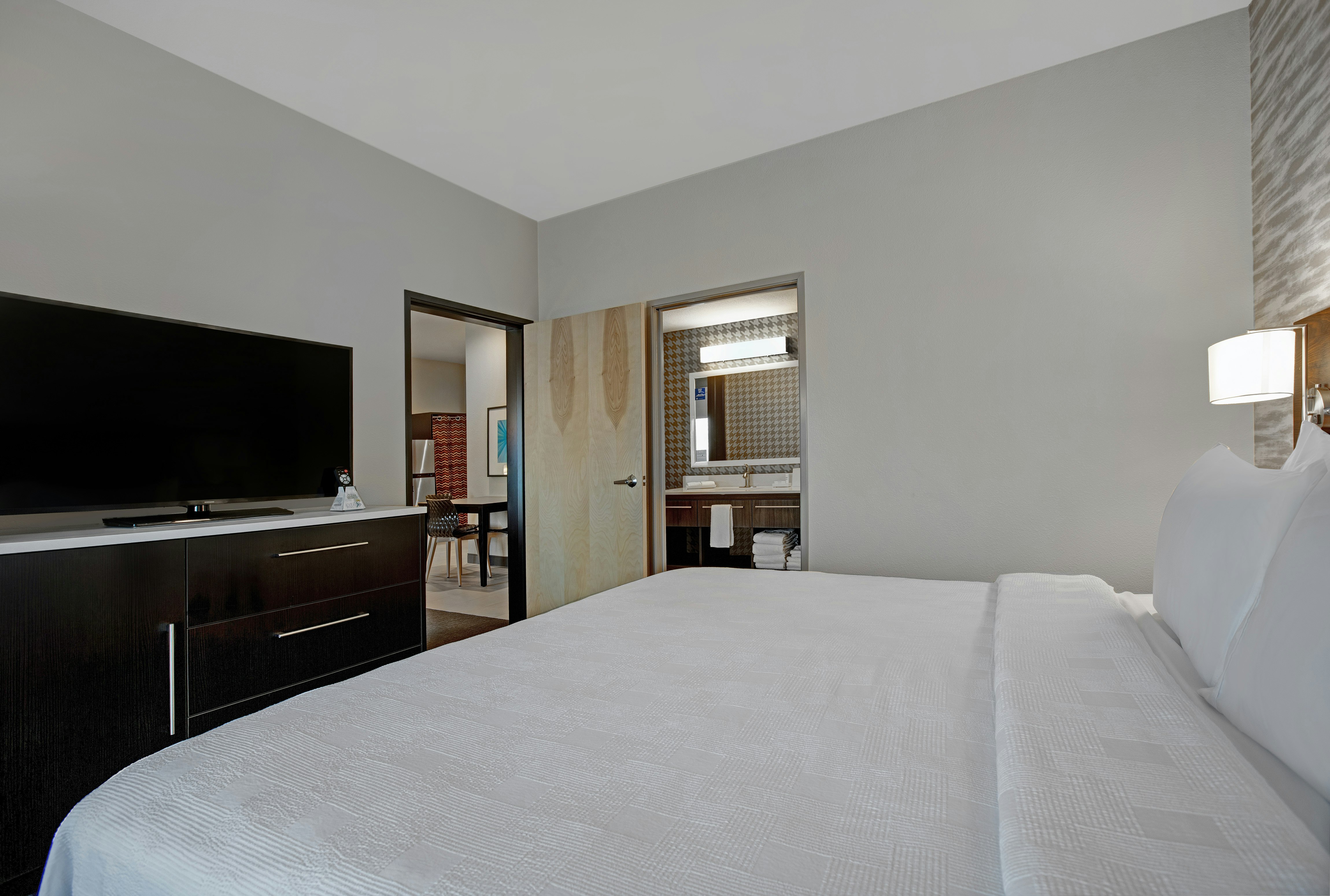 1 Bedroom, Suite, King Bed