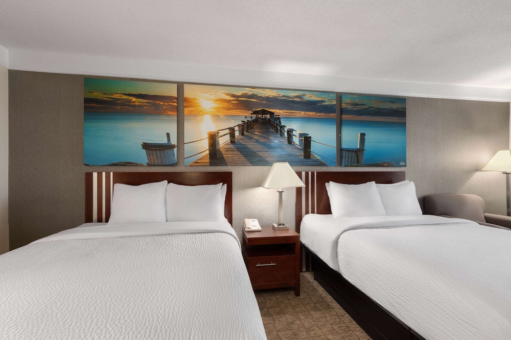 Days Inn by Wyndham Columbia Kentucky 23/52