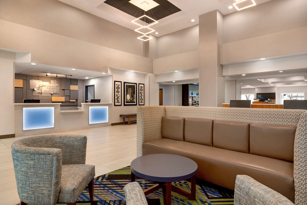 Holiday Inn Express & Suites Pembroke Pines-Sheridan St 10/54
