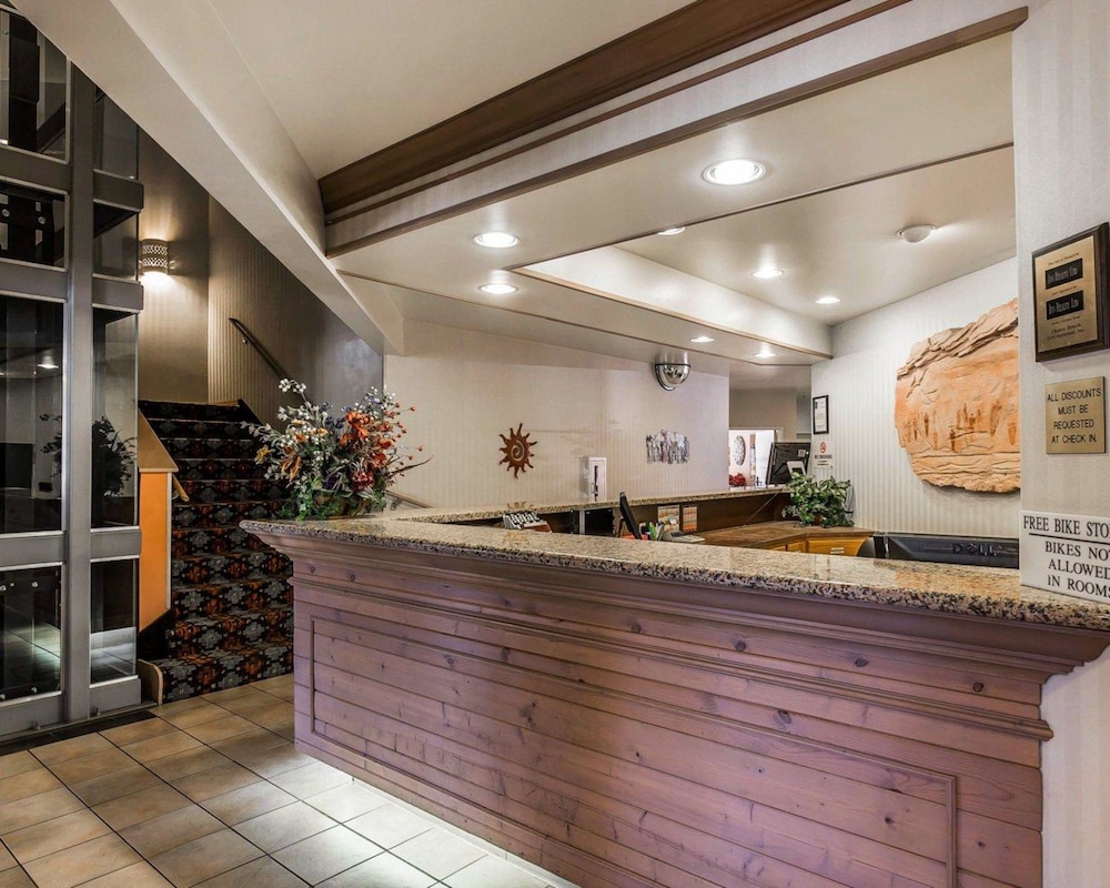 Quality Suites Moab near Arches National Park 10/42
