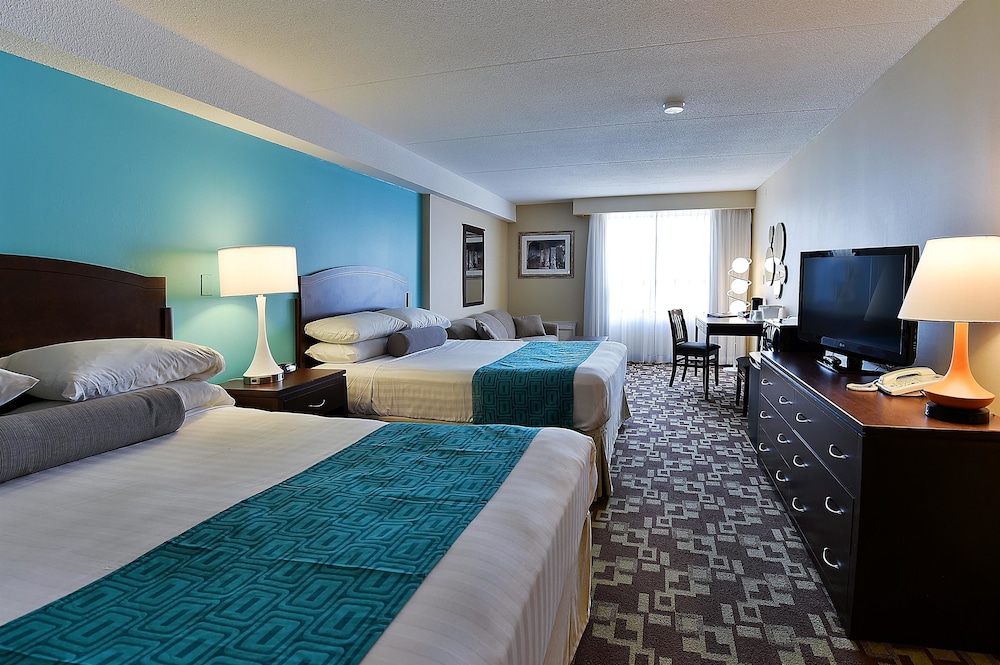 Howard Johnson Plaza by Wyndham by the Falls / Niagara Falls 18/50