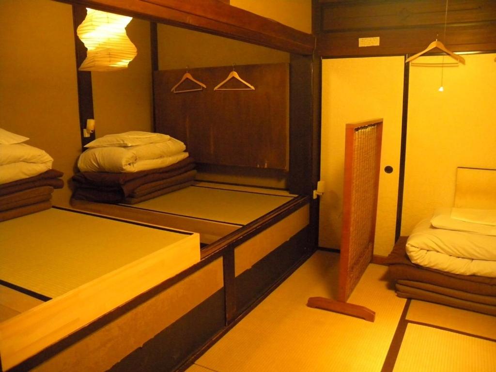 FEMALE DORM, FEMALE ONLY