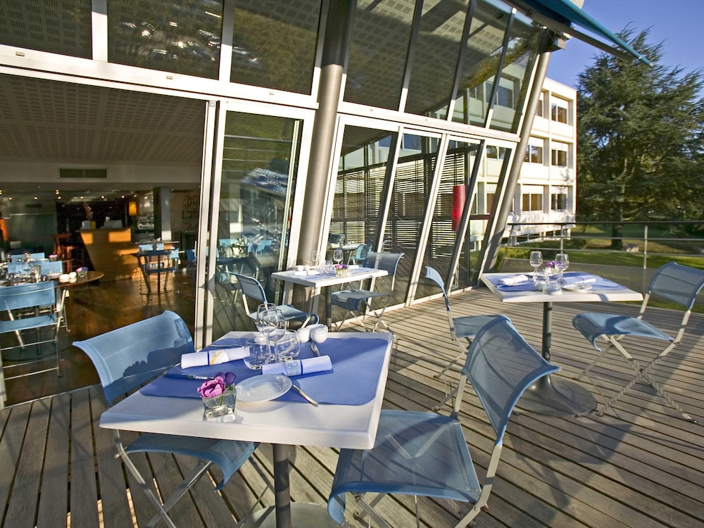 MERCURE LYON CHARBONNIERES 33/50