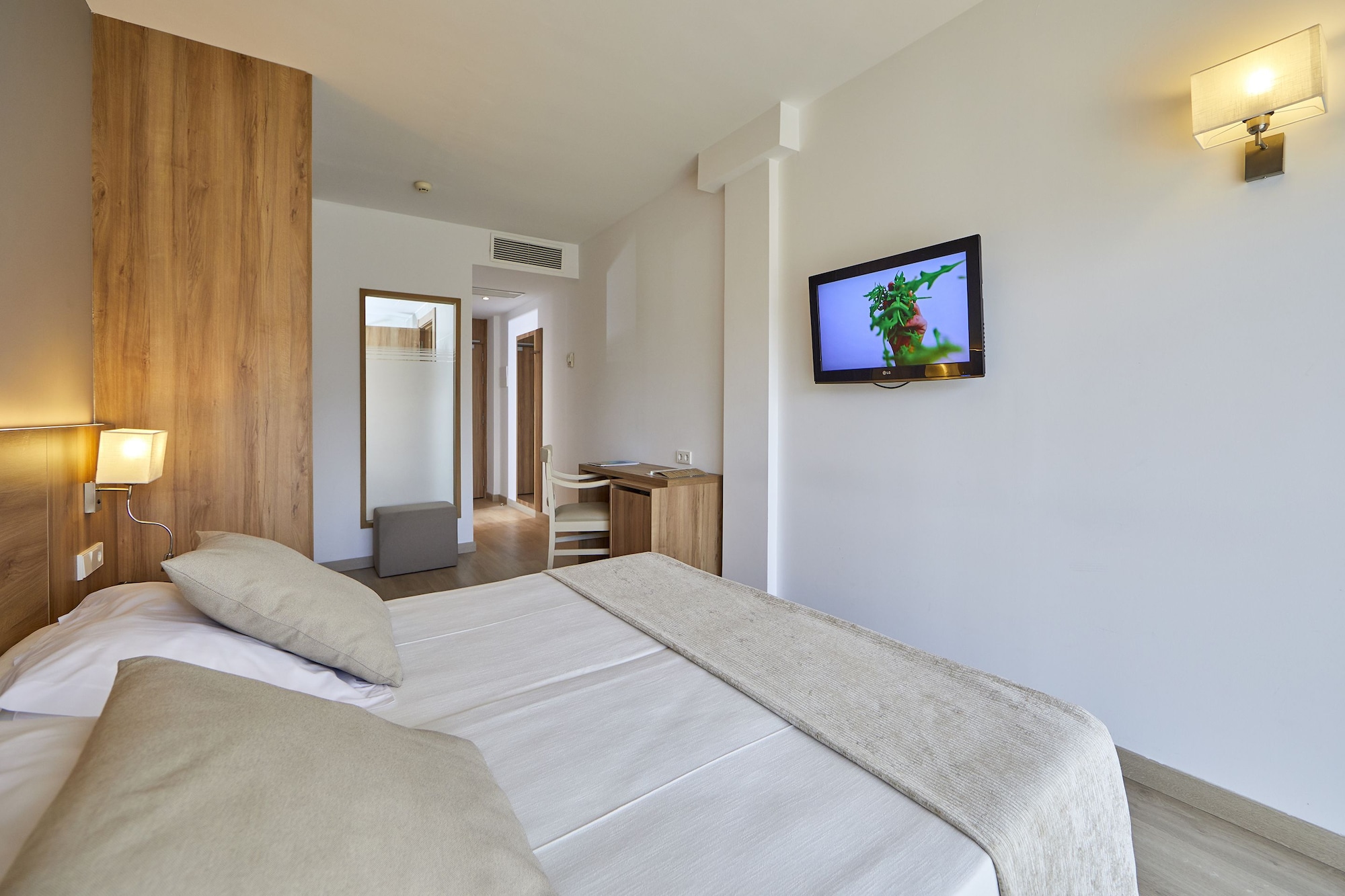 ROOM, SINGLE, DOUBLE BED, CITY VIEW, BALCONY