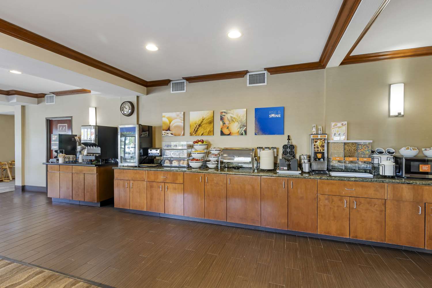 Comfort Inn & Suites Gillette near Campbell Medical Center 11/44