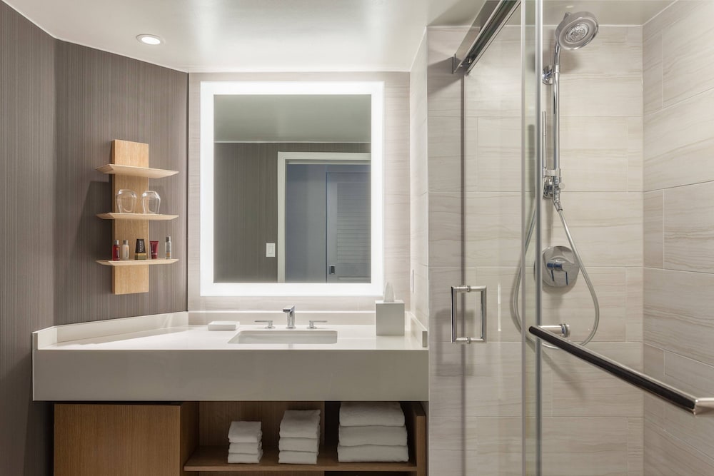 غرفة كبيرة بسريرين كوين بشرفة لذوي الإعاقة، Tampa Marriott Water Street 6/7