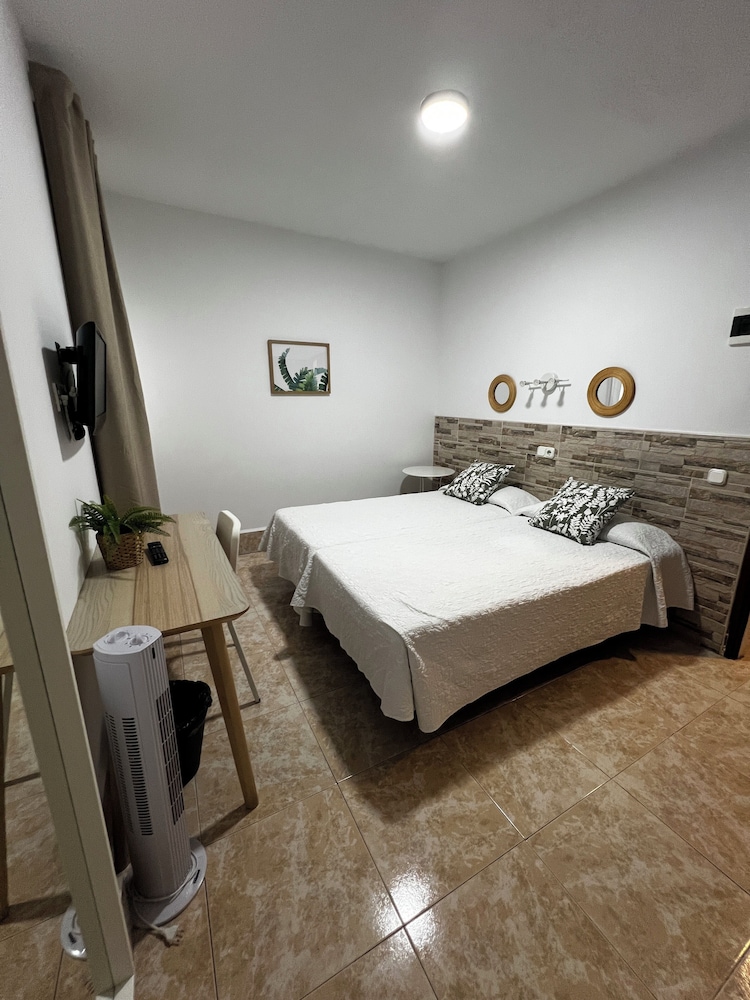 Residencia Cardona 25/57