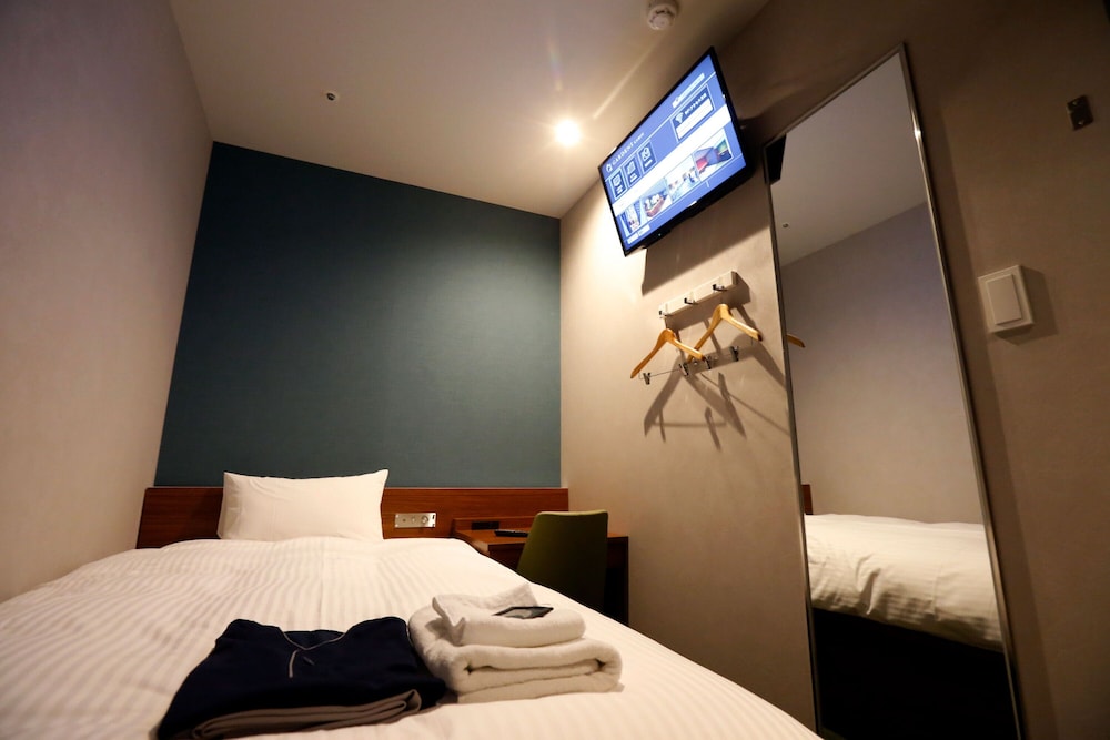 CAPSULE, MALE DORM, DELUXE