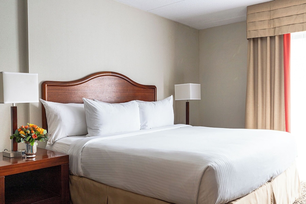 SUPERIOR, KING BED, COURTYARD VIEW