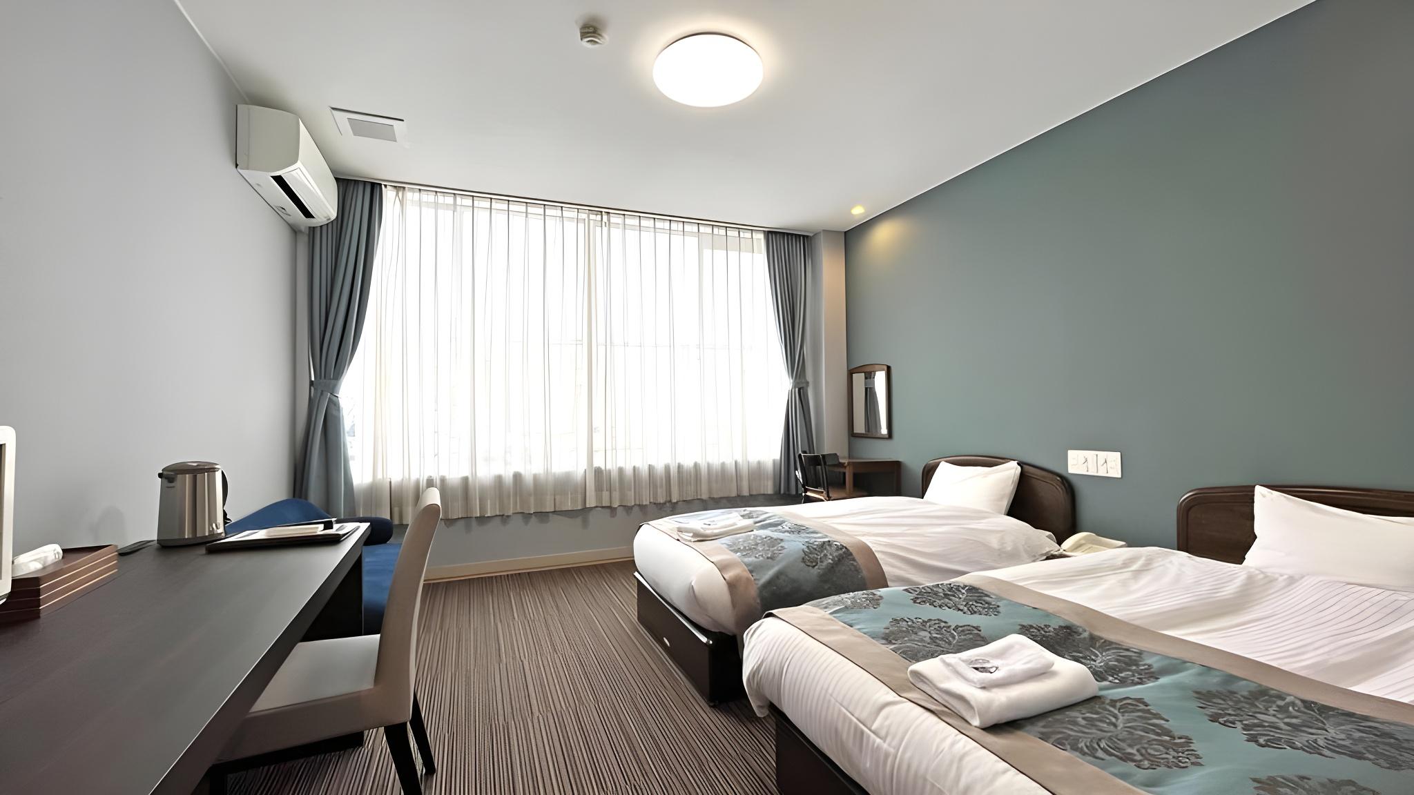 Standard, Twin Beds