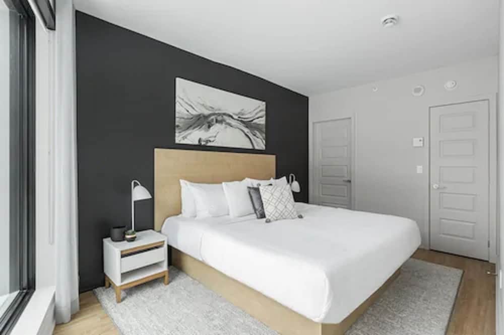 PLUS, EXECUTIVE, APARTMENT, KING BED, SOFA, KITCHEN