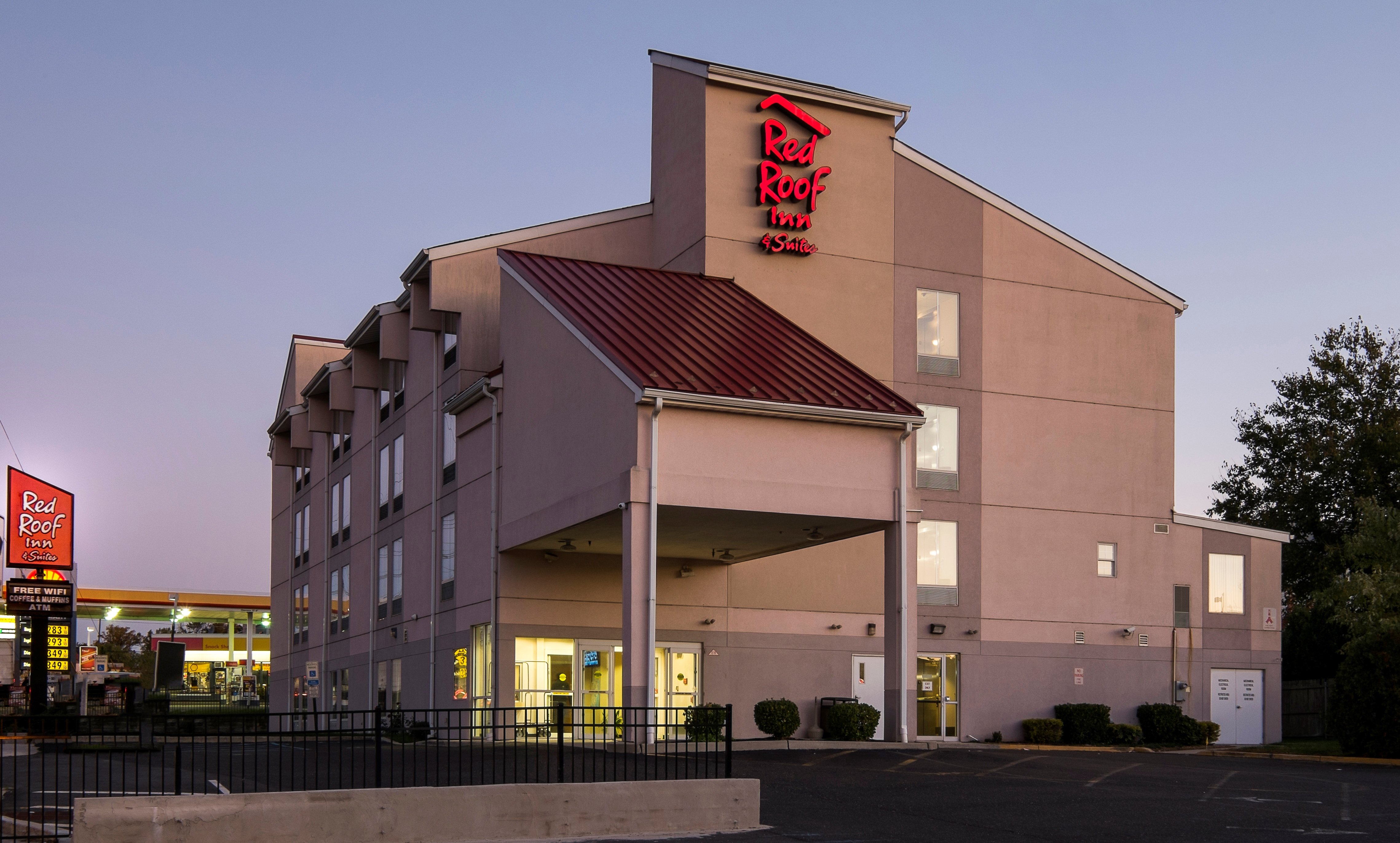 Red Roof Inn & Suites Philadelphia - Bellmawr 4/16