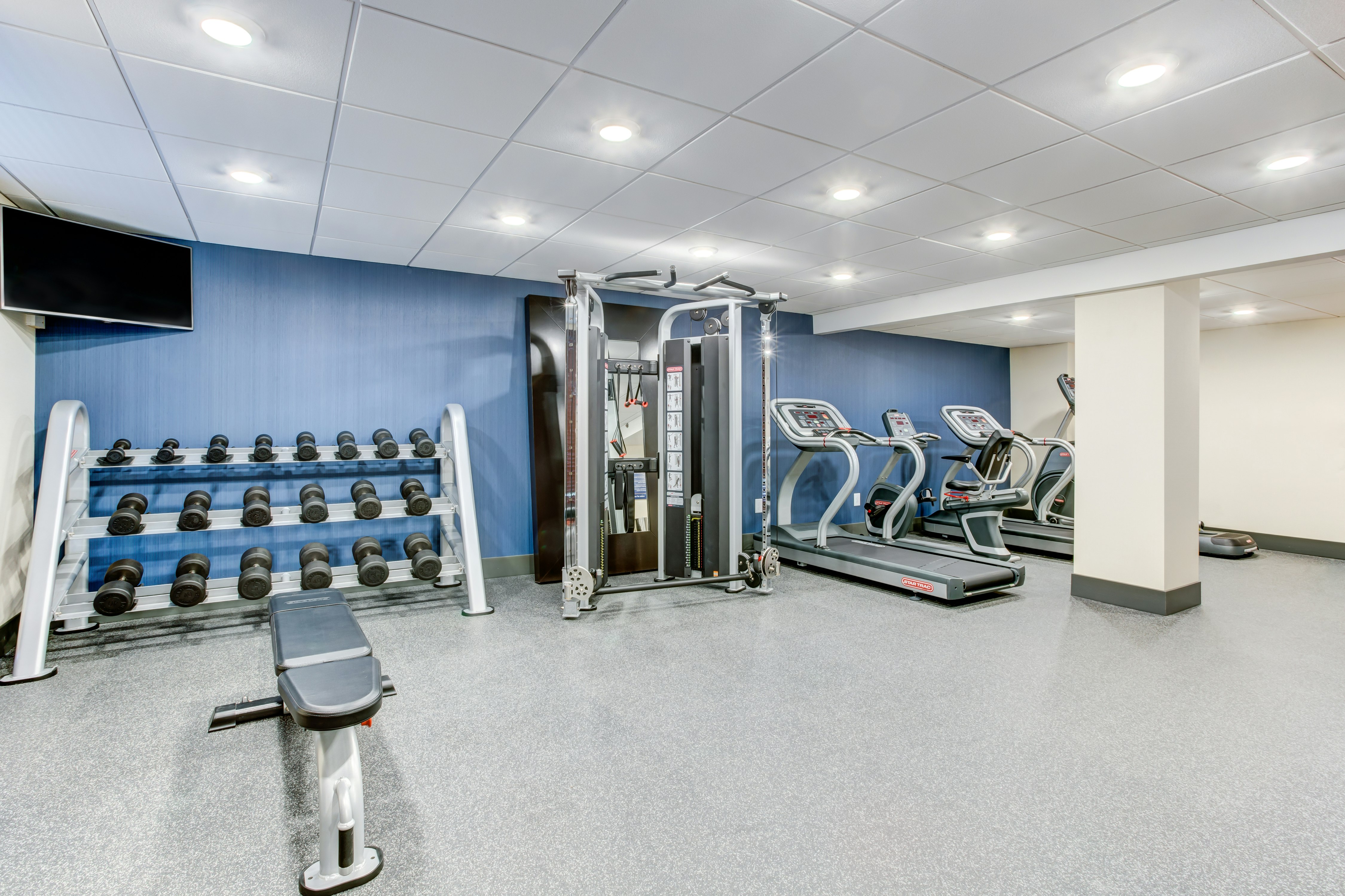 Hampton Inn and Suites Macon I-475 22/37