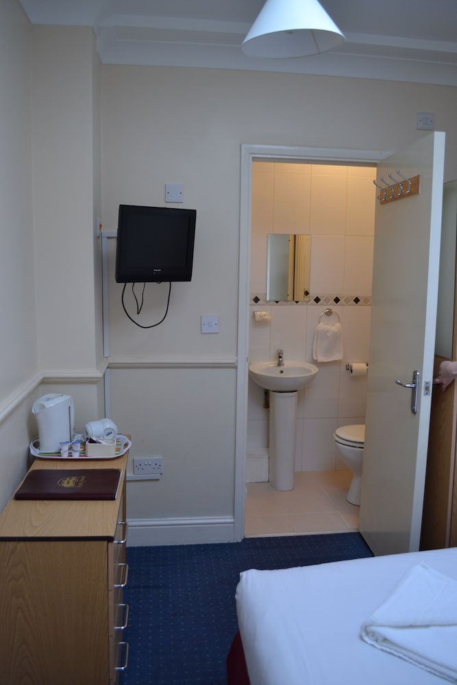 Park Hotel Ilford 34/67