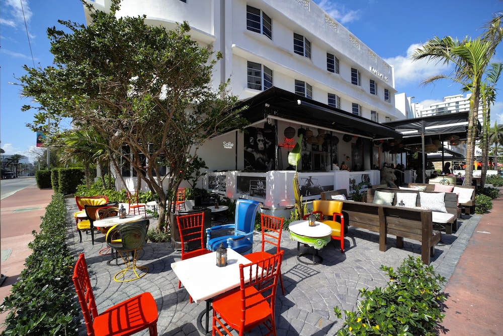 Claremont Hotel Miami Beach 25/37