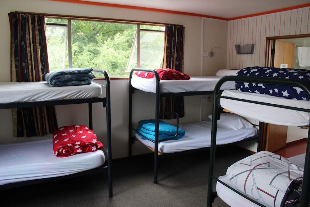 The Flaming Kiwi Backpackers 36/74