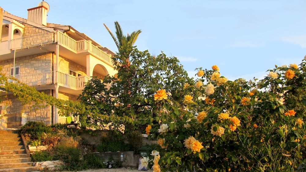 VILLA PAPE 46/50