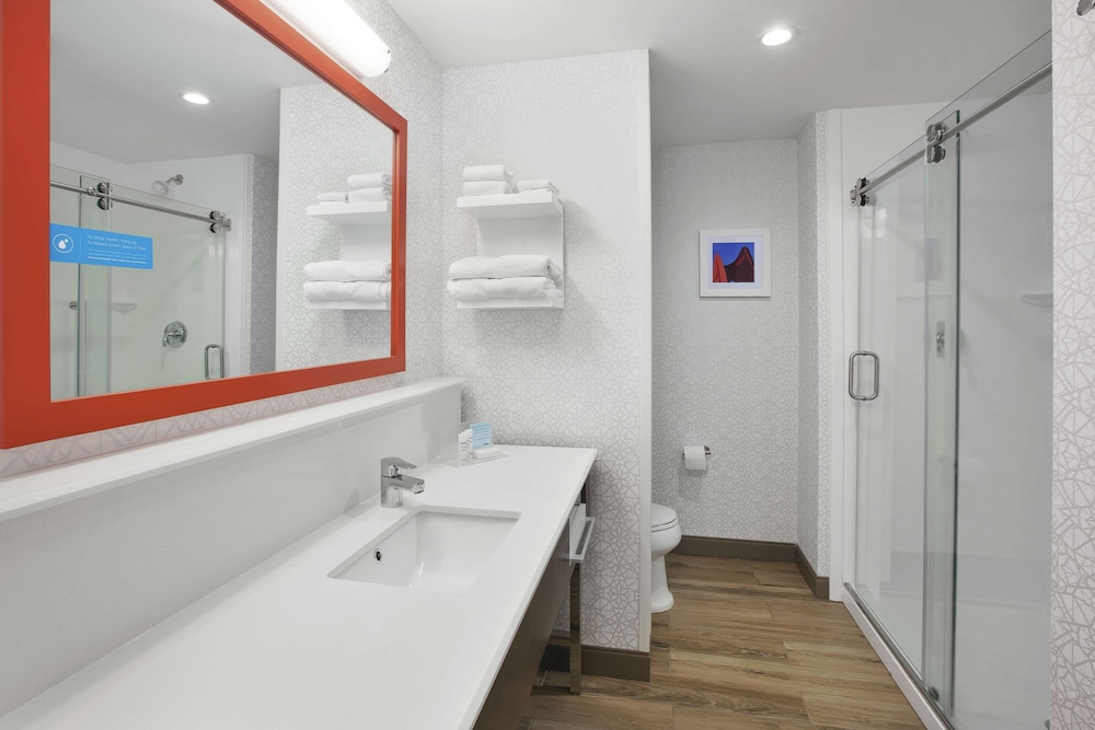 Hampton Inn & Suites Grandville Grand Rapids South 16/35