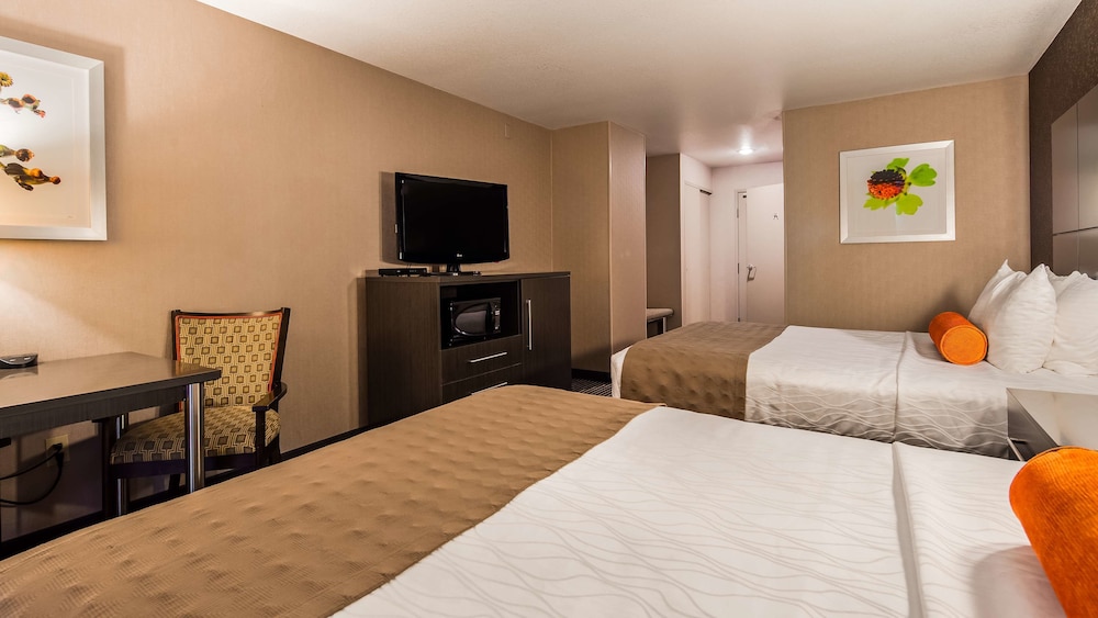 Best Western Plus Rama Inn & Suites 7/34